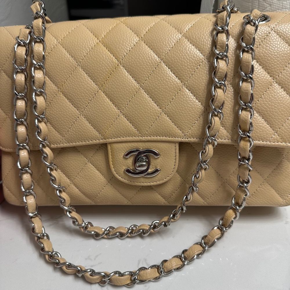 Medium caviar classic